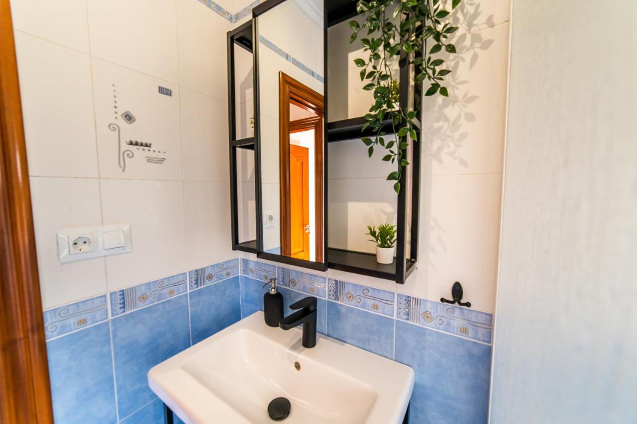 Casa Lopez Bed and Breakfast Avilés Exteriör bild