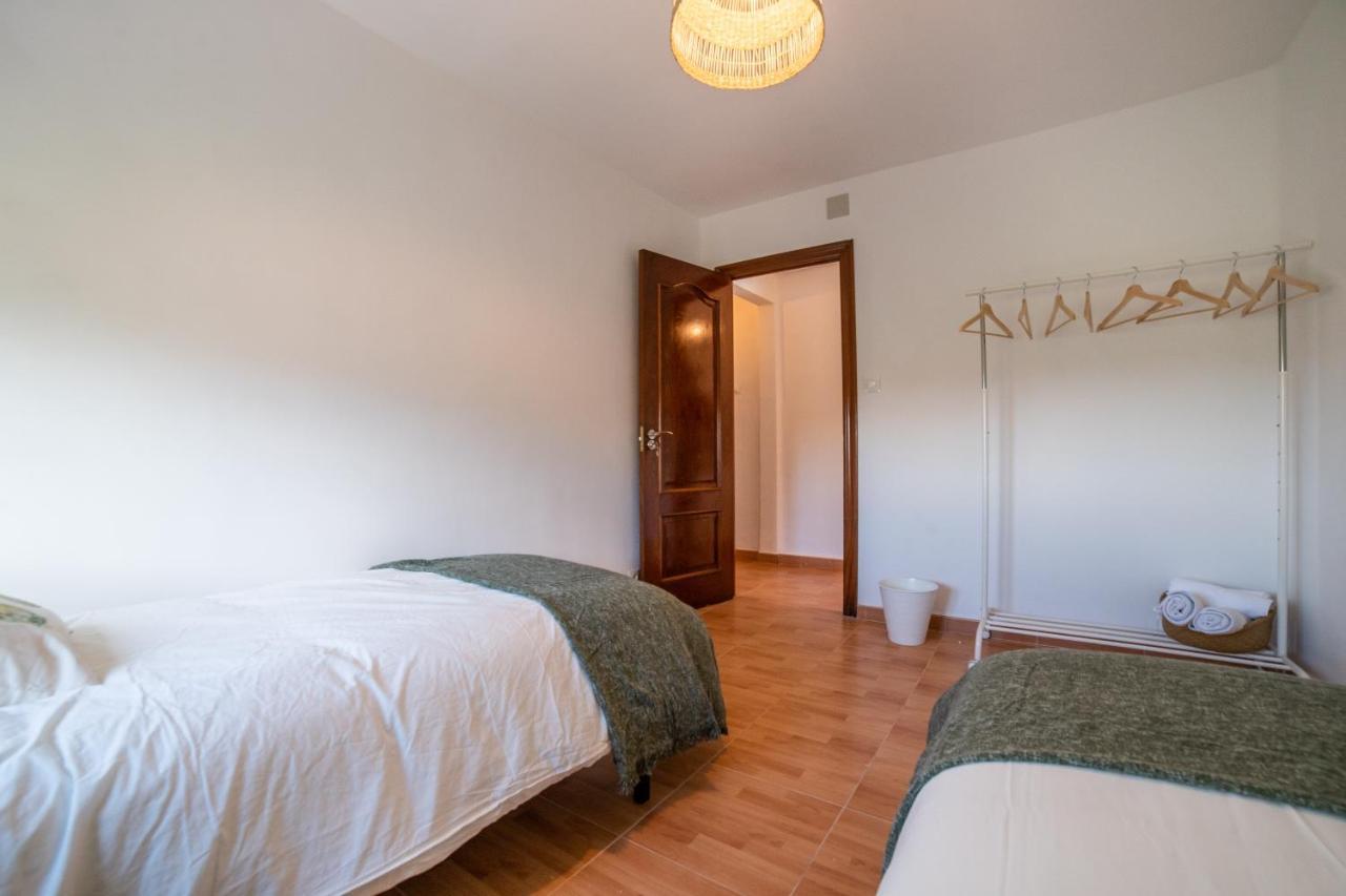 Casa Lopez Bed and Breakfast Avilés Exteriör bild