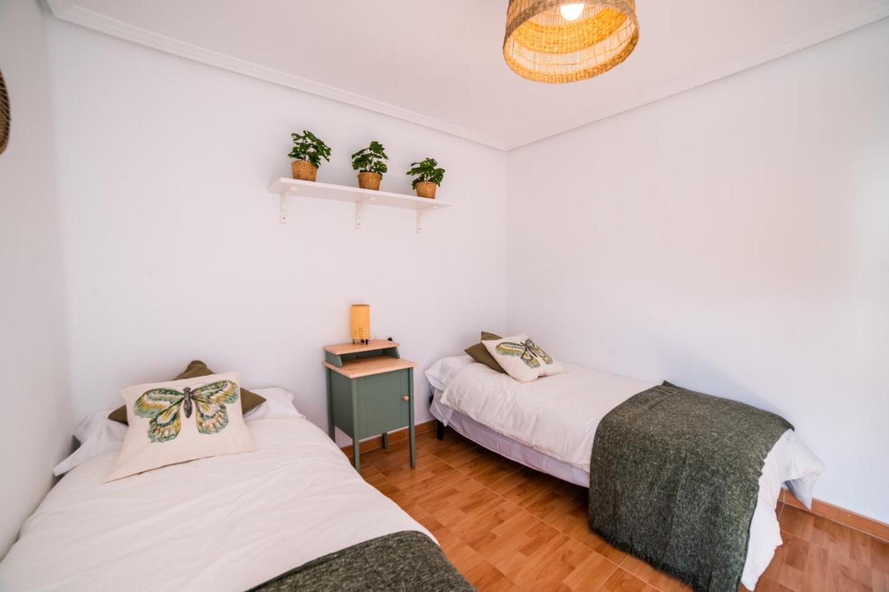 Casa Lopez Bed and Breakfast Avilés Exteriör bild